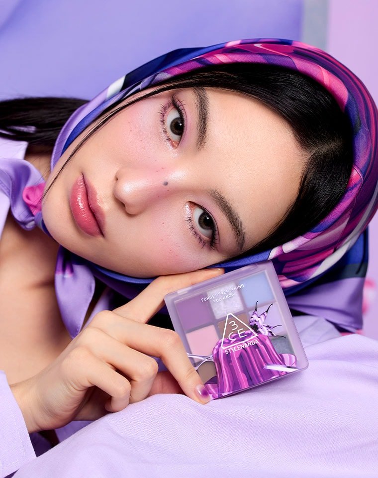 XL Eyeshadow Palette Model