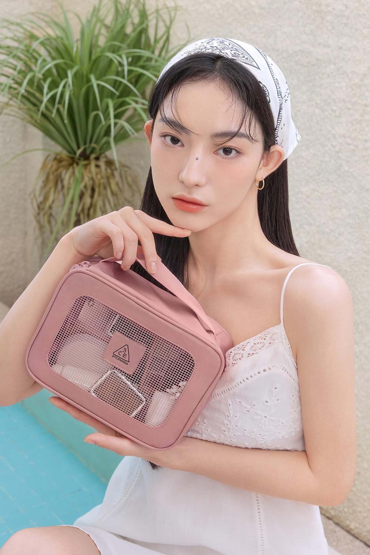 3CE-To-Go-Pouch_PDP_08